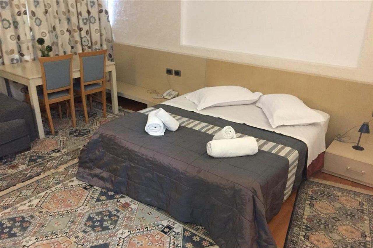 Hotel Bermon Tiranë Eksteriør bilde