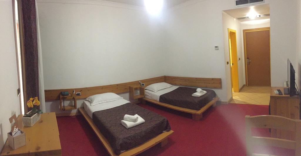 Hotel Bermon Tiranë Eksteriør bilde