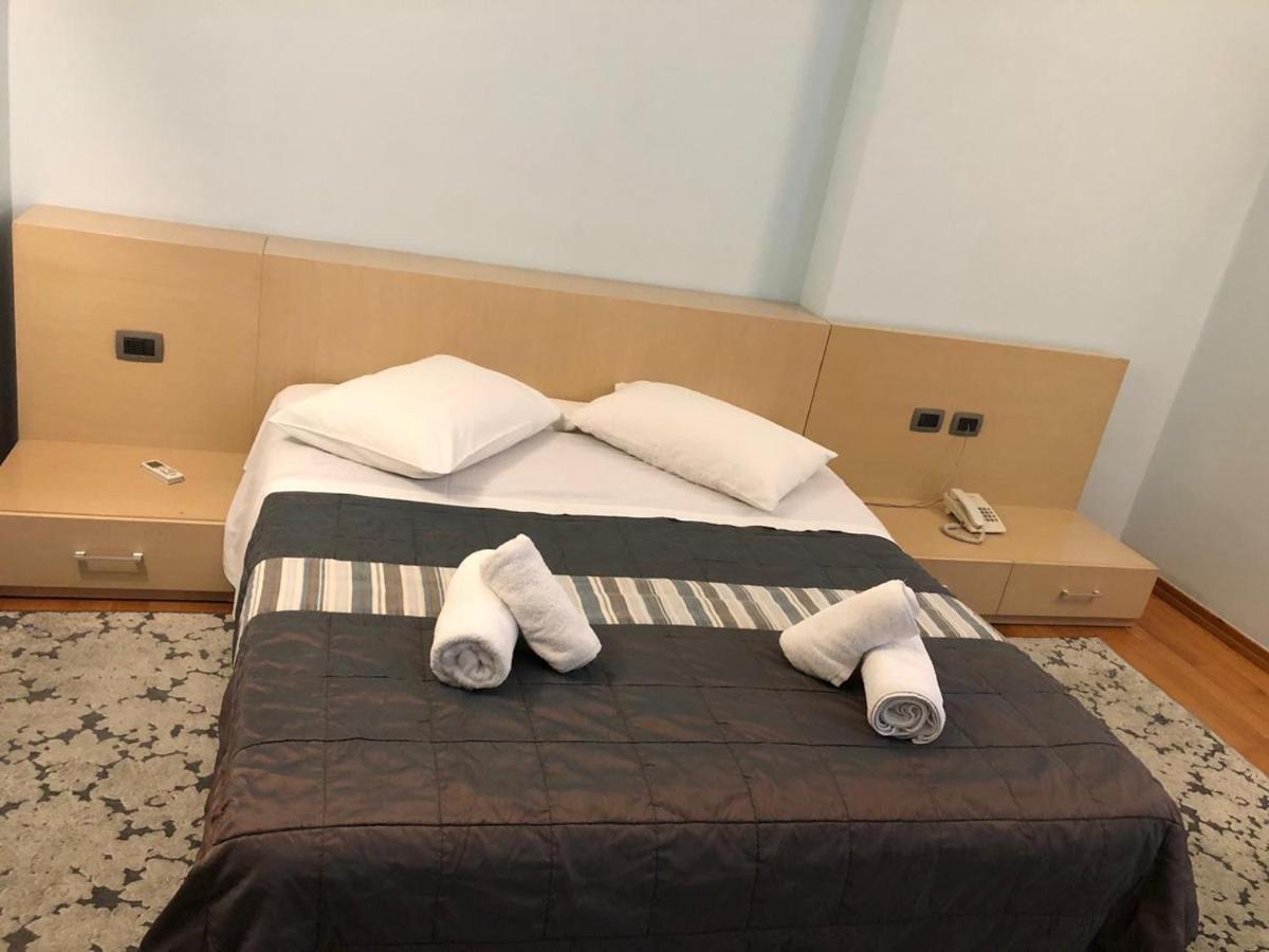 Hotel Bermon Tiranë Eksteriør bilde